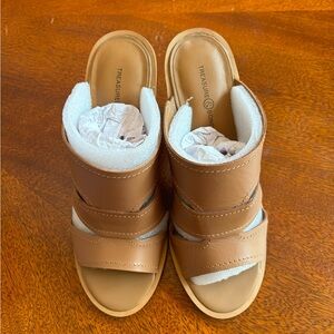 Brand new Treasure & Bond Women’s sandals